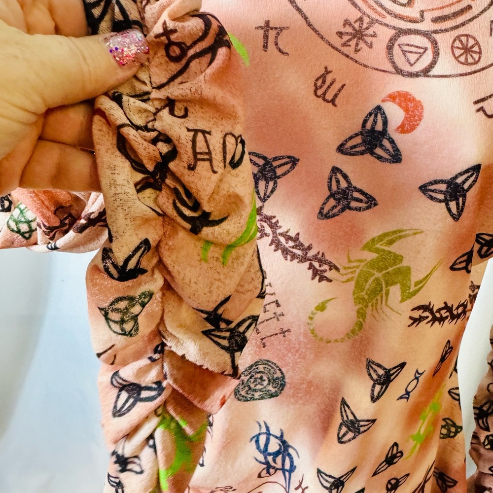 TopShop Peach Stretch Celtic Mythical Tattoo Print Ruched Sleeve Top Petite 12 - Picture 7 of 12